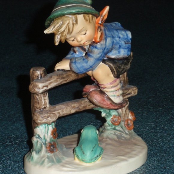 "Retreat To Safety" Goebel Hummel Figurine #201/I TMK5 - Boy On Fence With Frog! - Picture 3 of 10